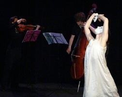 Spectacle Mouvements : concert, danse et vidéo de Virginie Aster